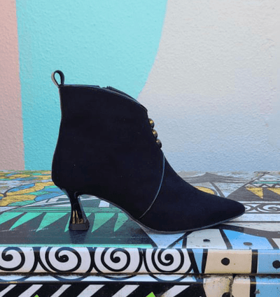 Dibia Spain- the perfect blend of comfort and sophistication 👠