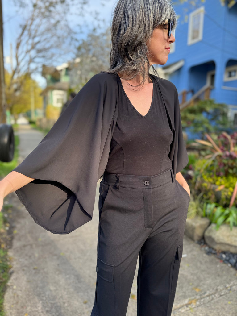 S25144 Black Shrug One Size