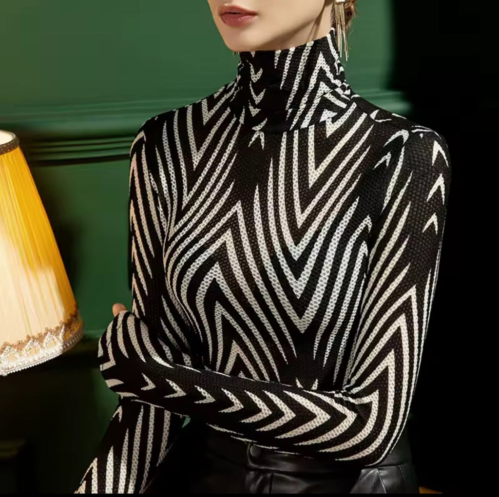 Black and White Geometric Print Underpinning