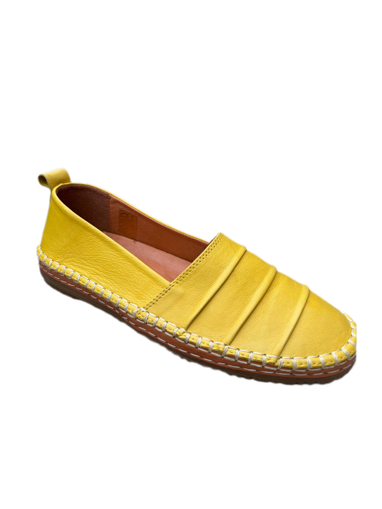 Avery Taxi Yellow Flat
