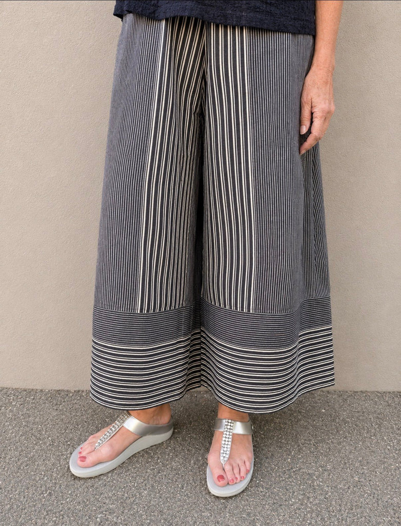UP145D Urban Wide Leg Pant