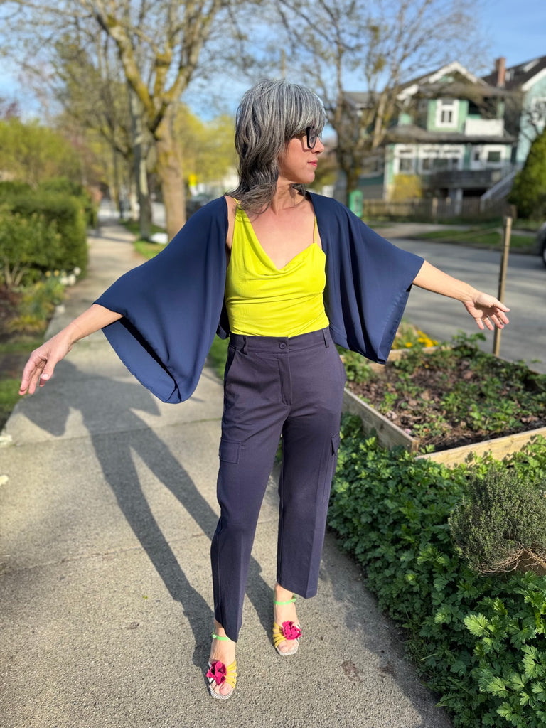 S25144 Navy Shrug One Size