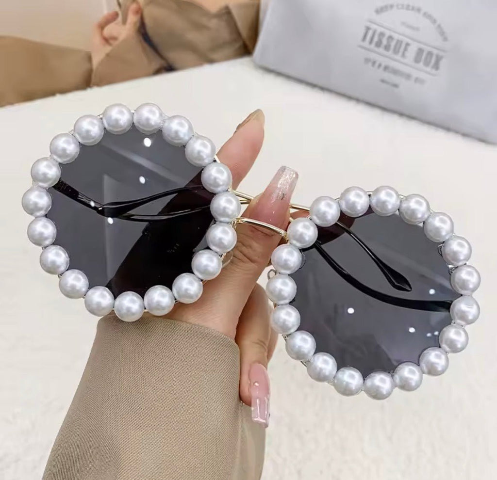 Round Pearl Black Sunglasses