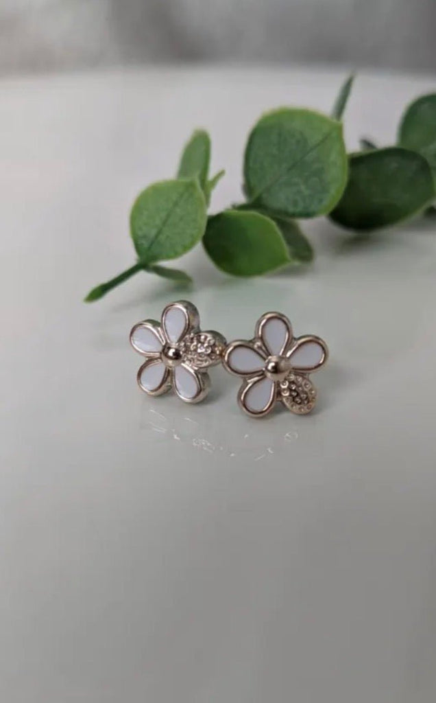 Cream Mini Flower Earring