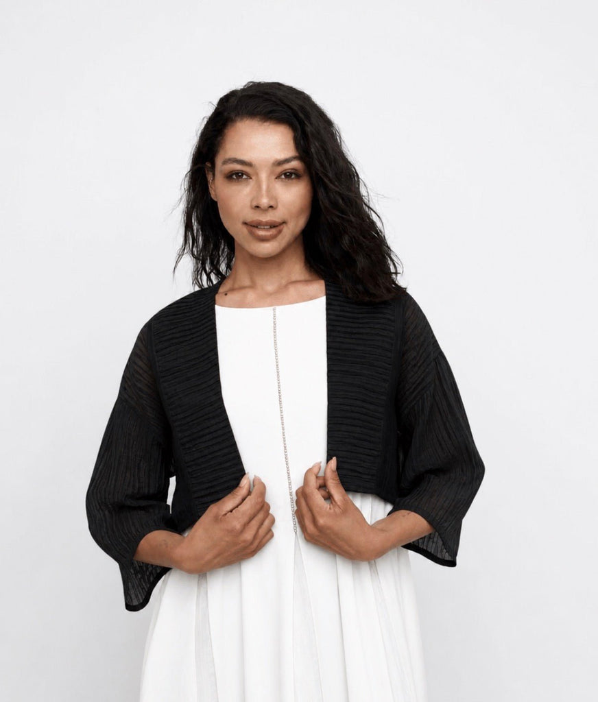 860484 Black Bolero