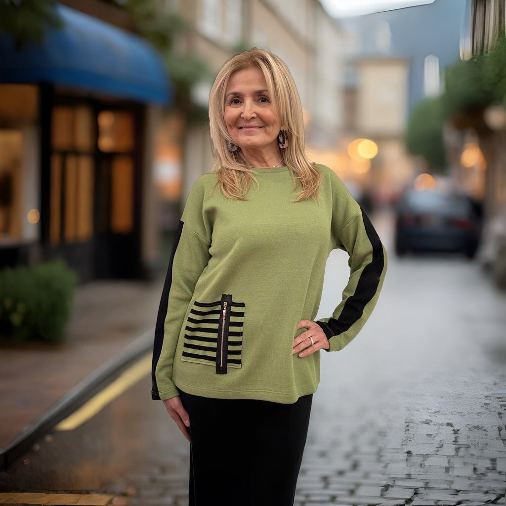 W25183 Green/Black Knit Sweater