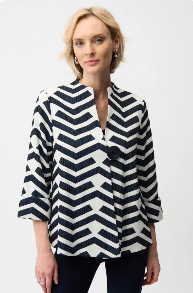261097 Off White/Navy Geometric Jacket