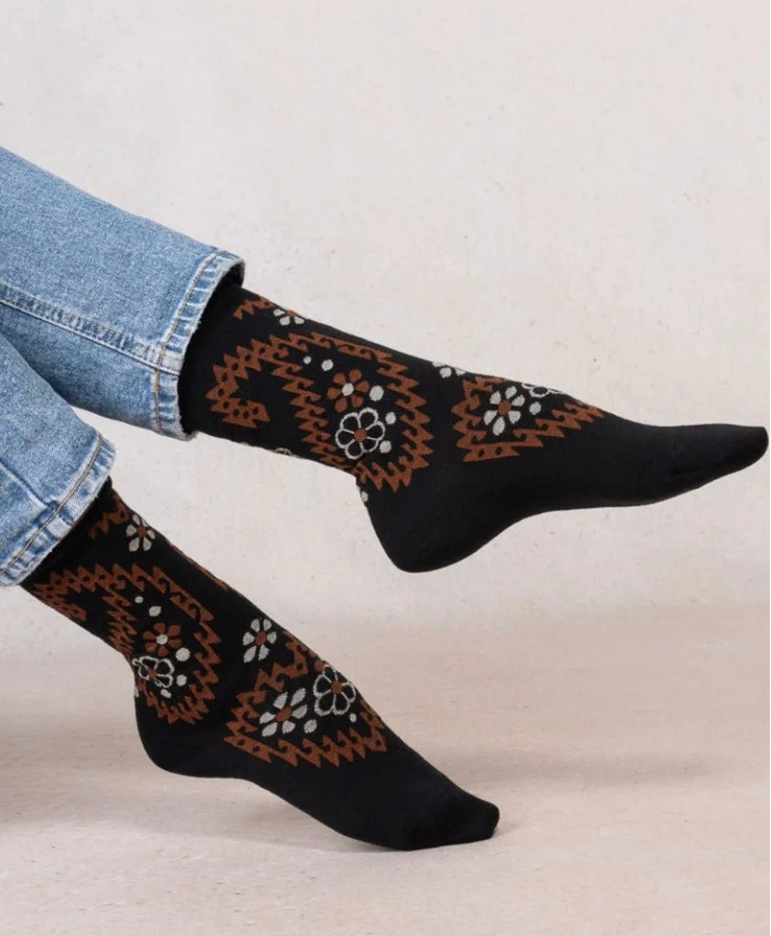 6622 Wool Paisley Flower Socks