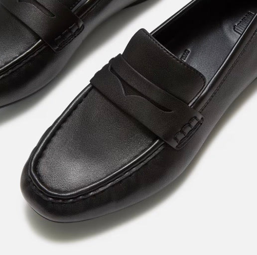 Delicato Black Leather Loafer