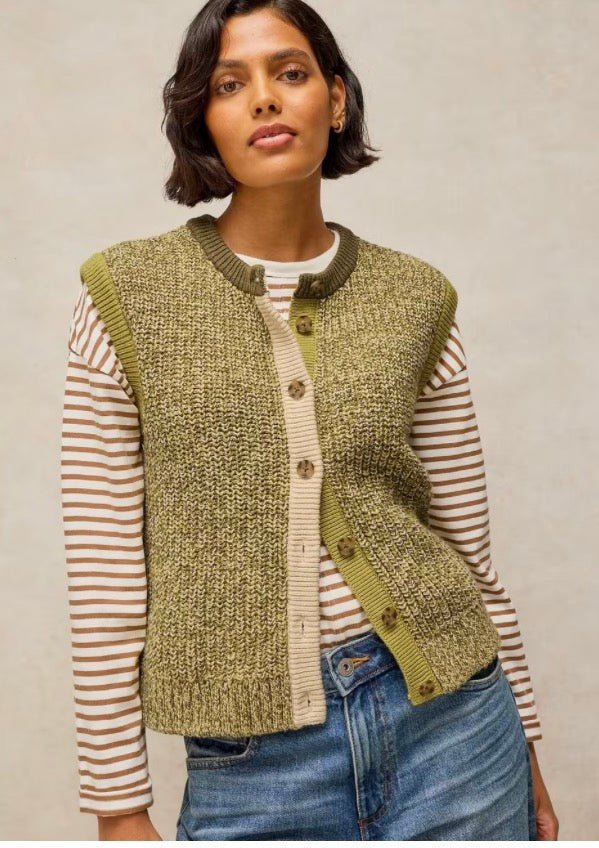446606 Twist Green Multi Vest