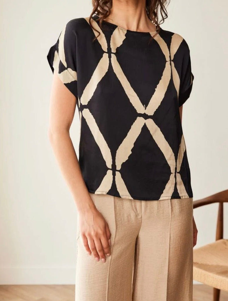 S26500 Black/Sand Top