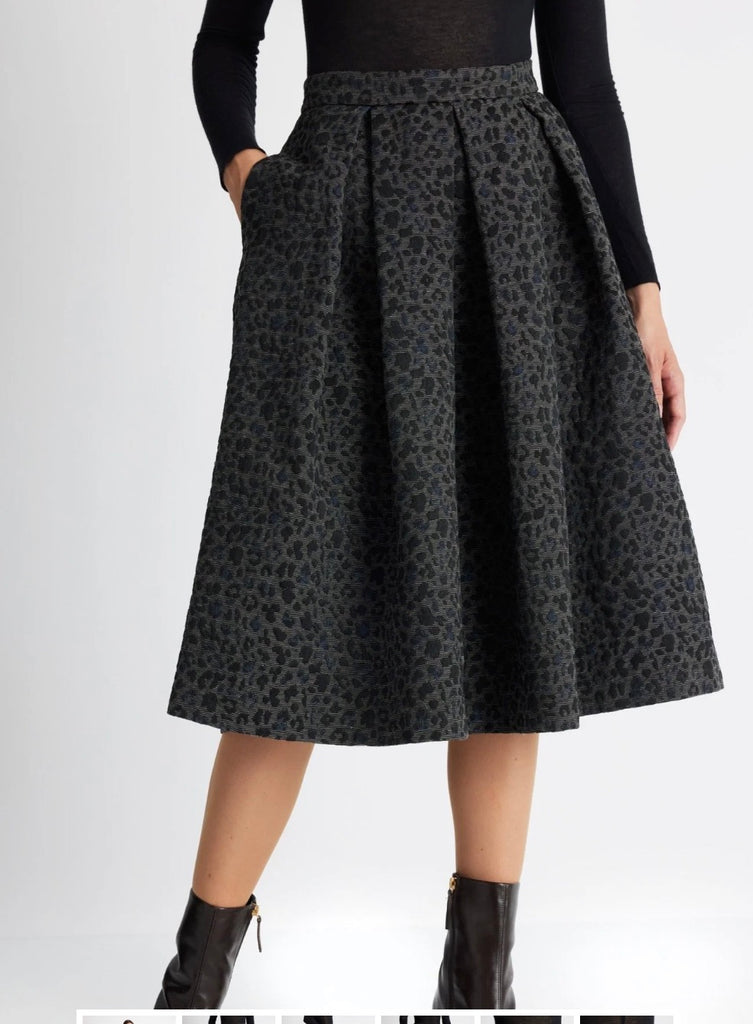 N23390 Ninaro Animal Print Skirt