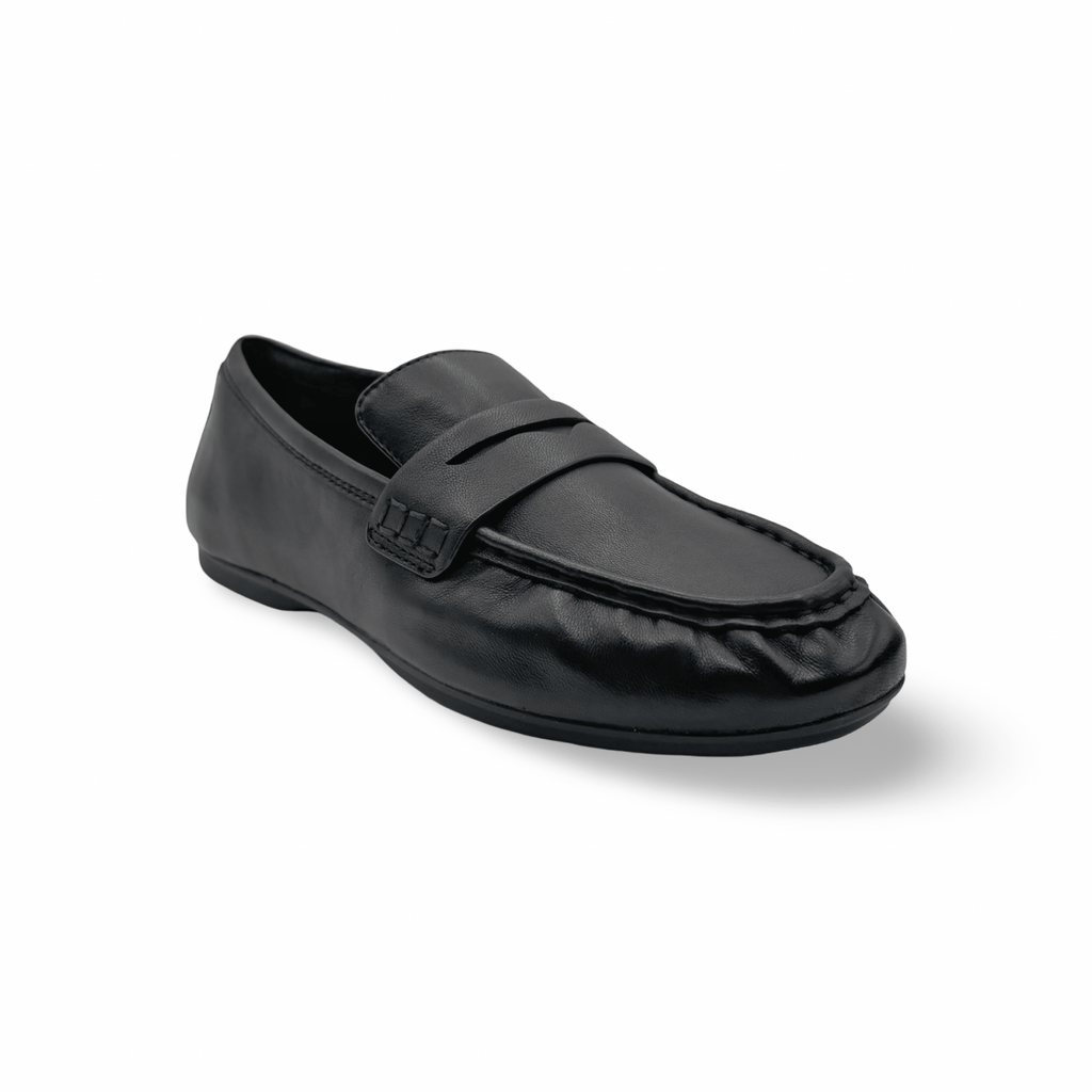 Delicato Black Leather Loafer
