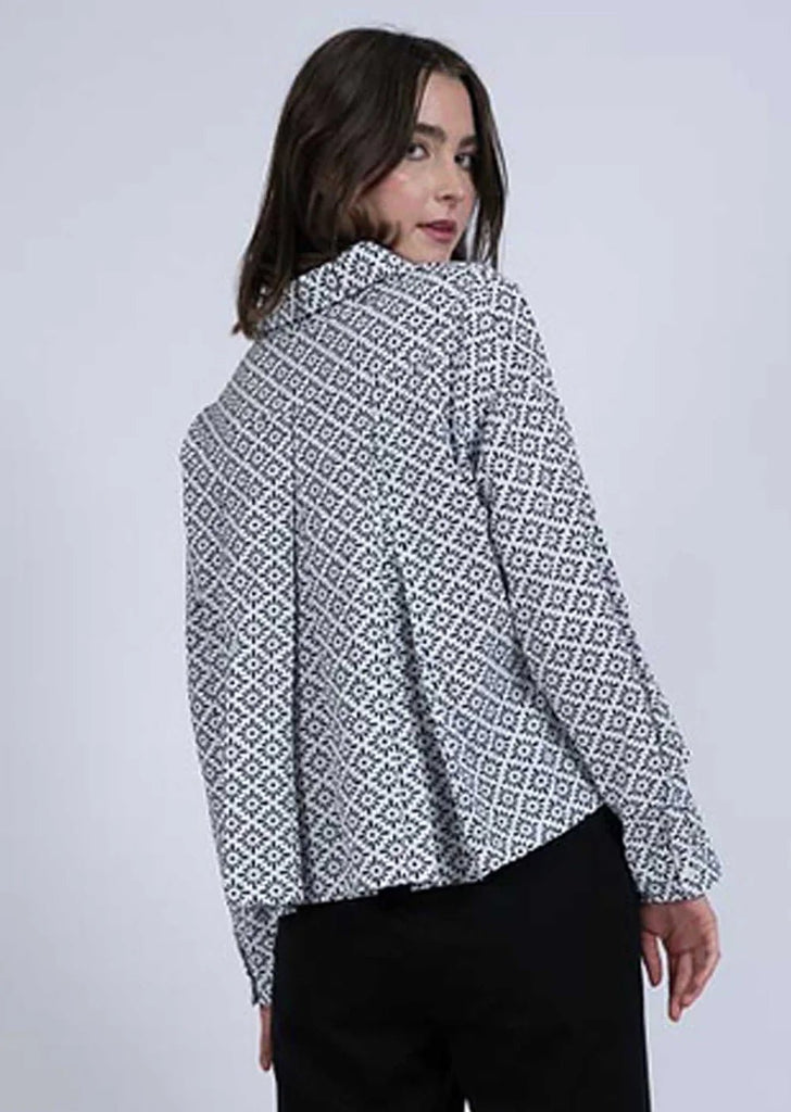 Black White Pleat Back Swing Blouse