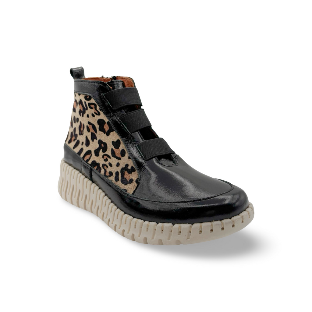 Black shoe boot with cheetah print wedge