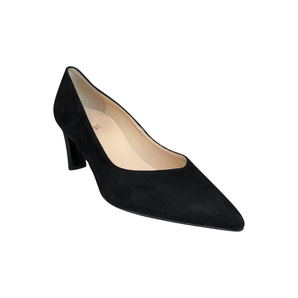 106702 Black Suede Pump