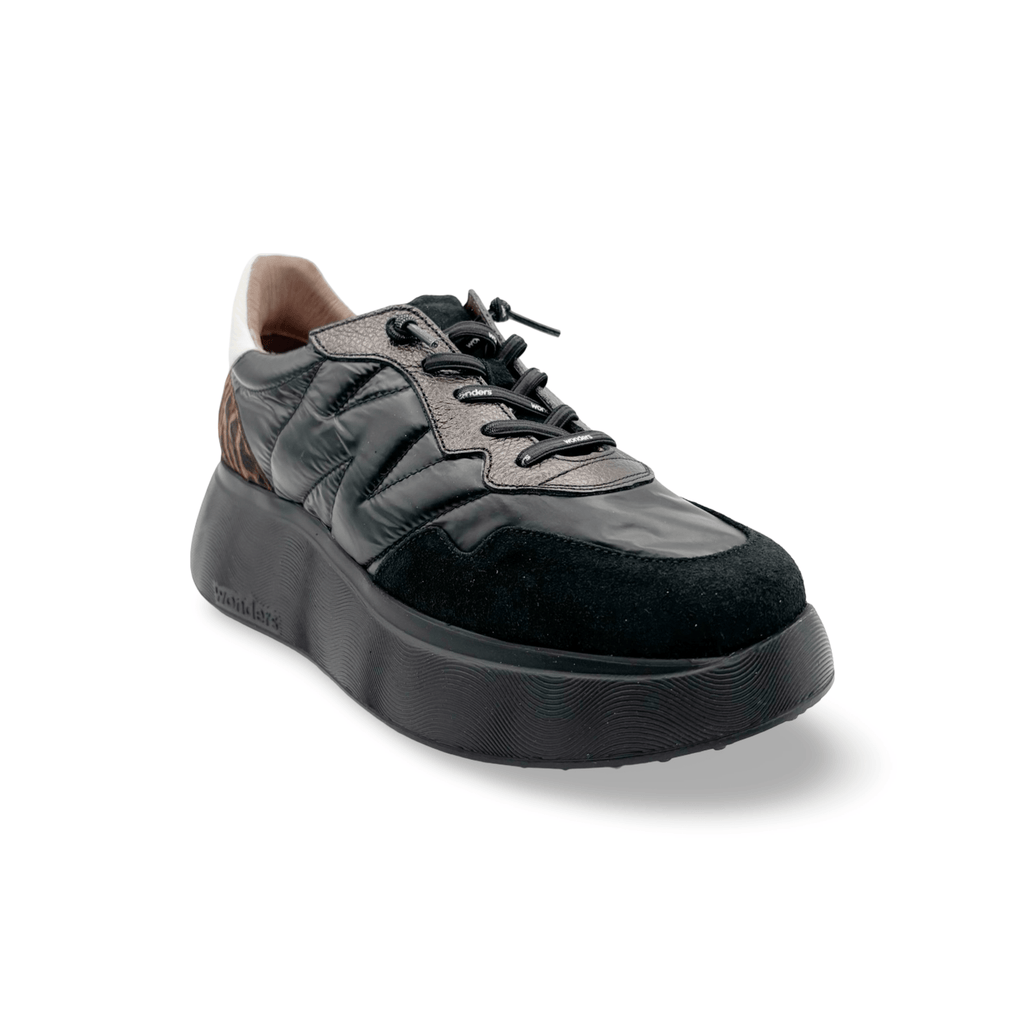 Black and bronze lace up sneaker 