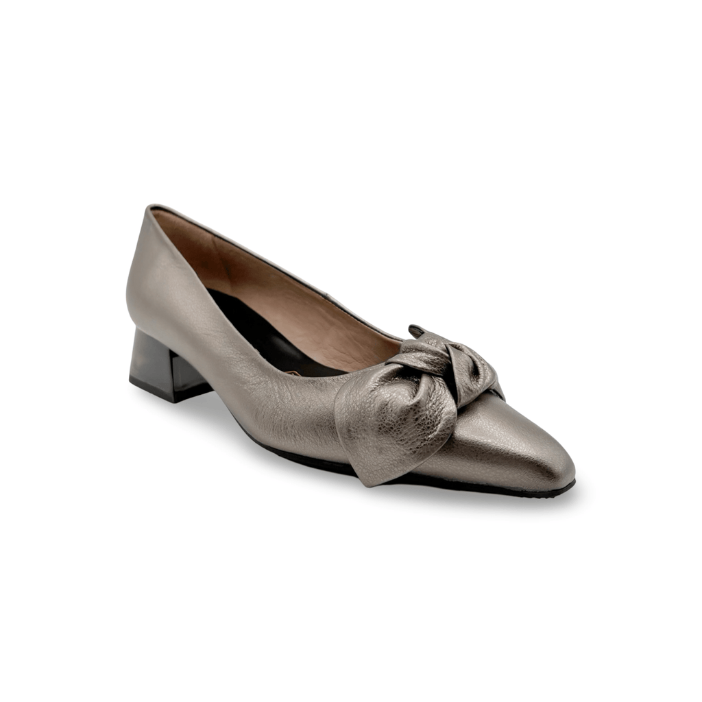 HI254198 Sahara Pewter Bow Heel