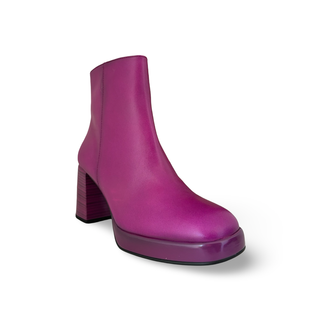 HI243031 Tokio Magenta Boot