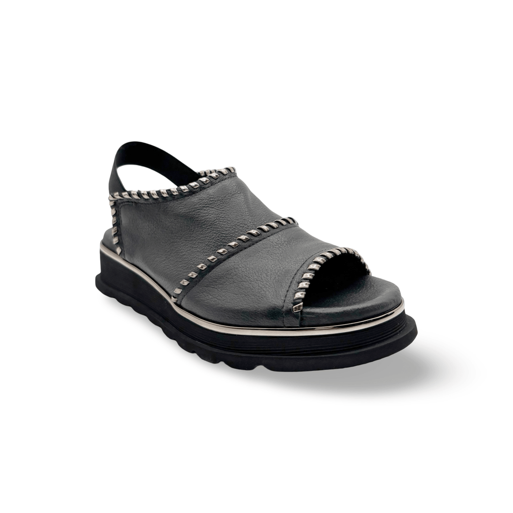 Black sandal with elastic strap 