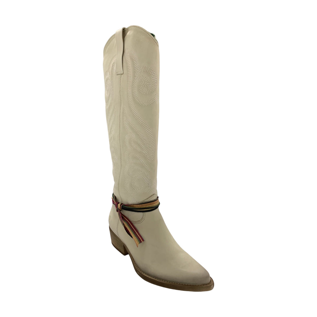 FE559 Off White Cowboy Boot