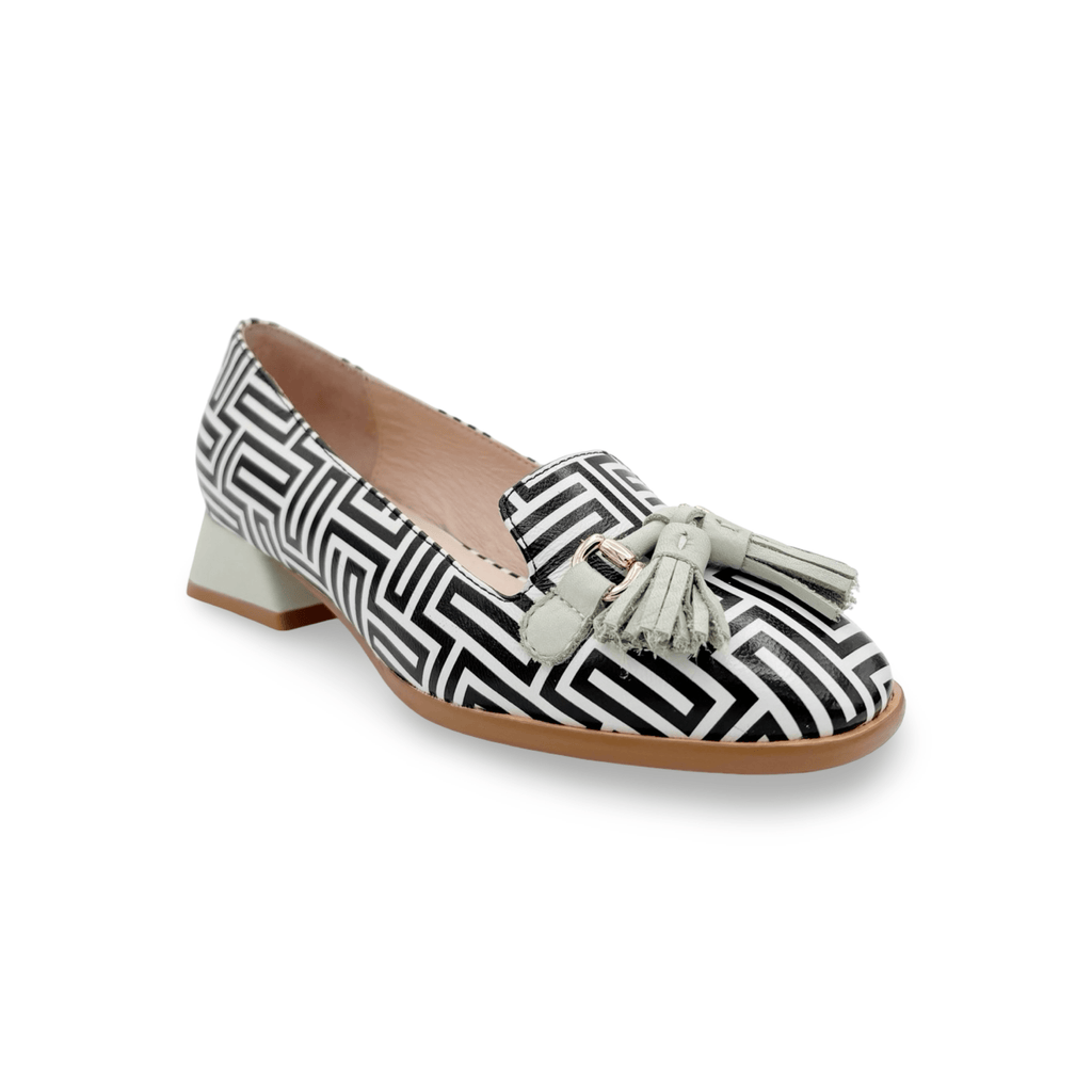 Donica Black/White Geo Pump