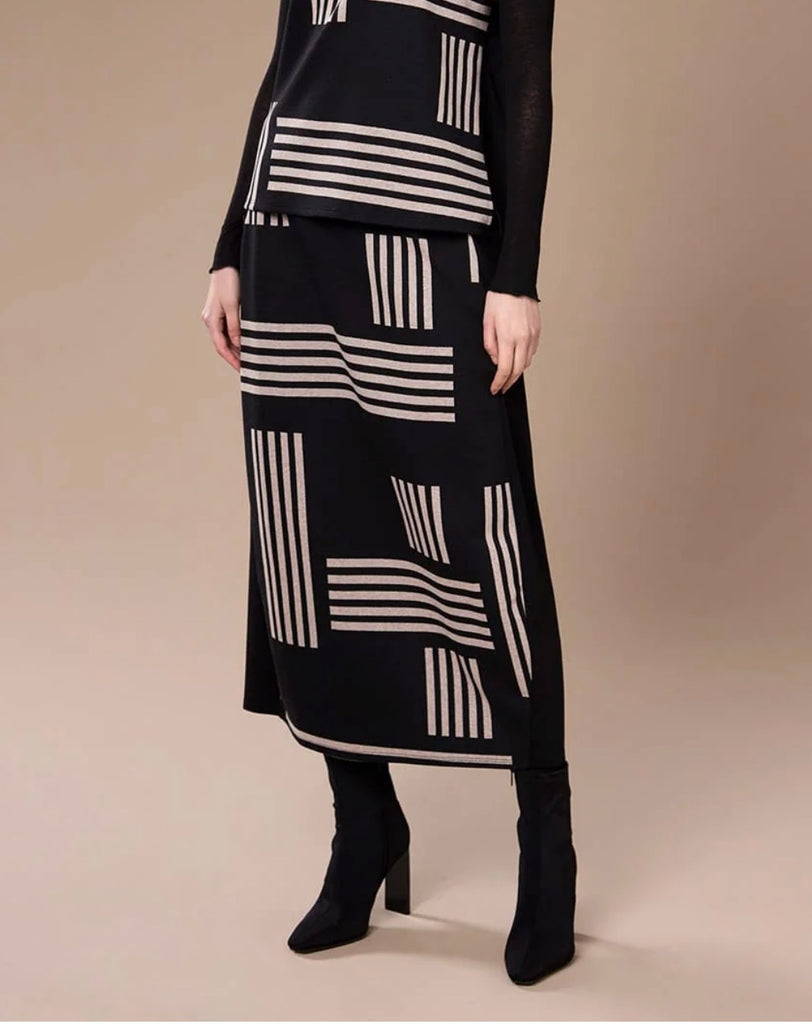 W26136 Black Sand Stripe Skirt