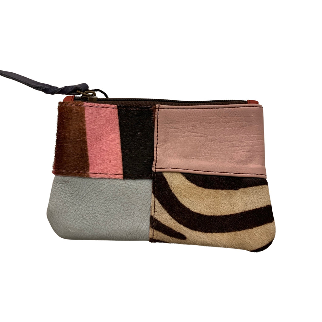 047923P Zahra Pouch